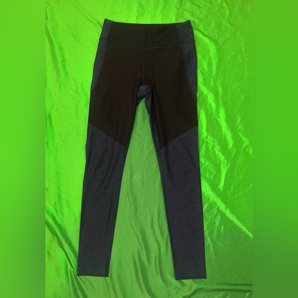 Outdoor Voices Black and Navy Blue Leggings size Medium - Picture 1 of 8